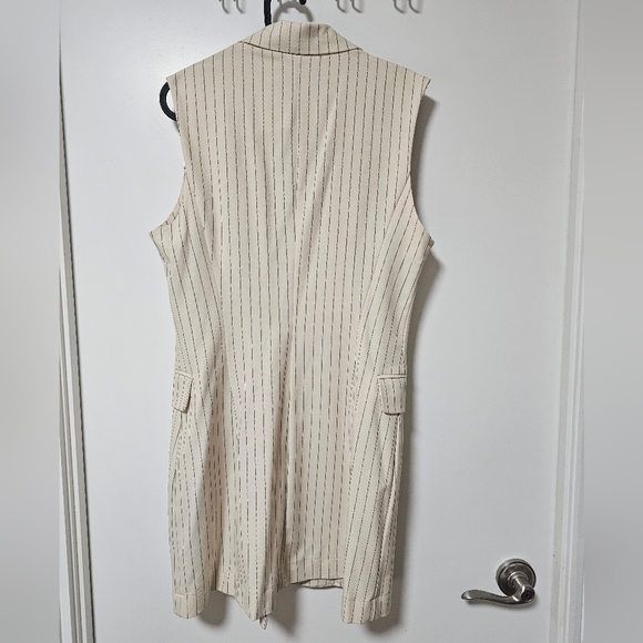 20 - Bershka Striped Neutral Blazer Dress - Picture 5 of 13